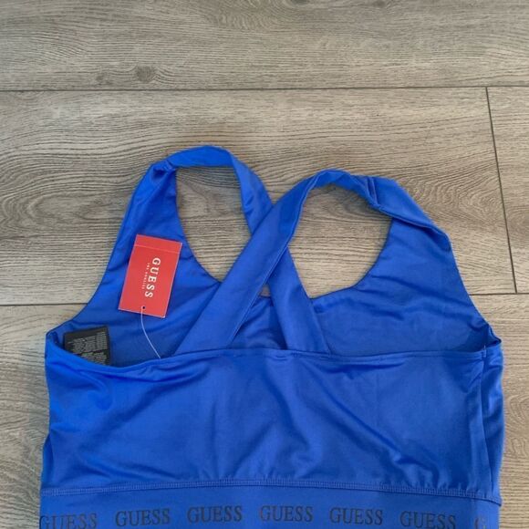 Guess woman’s sport bra with graphic design on bottom band - Picture 3 of 3
